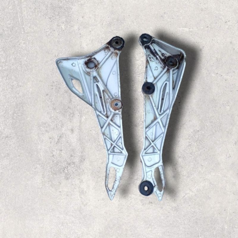 footstep belakang Suzuki smash new Titan original