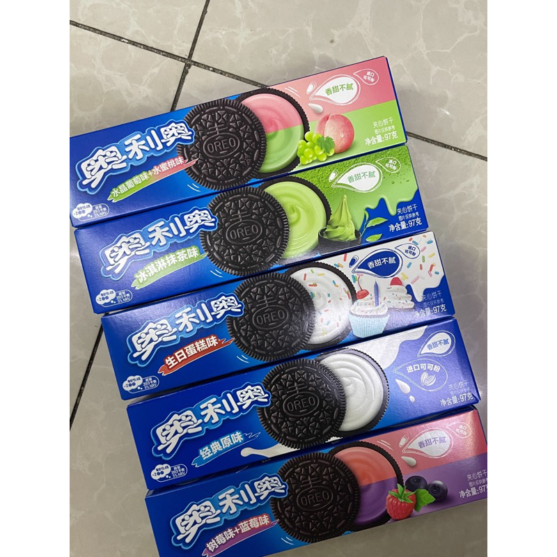 

OREO DUA RASA TWO FLAVOUR OREO IMPORT Matcha Grapes Blueberry