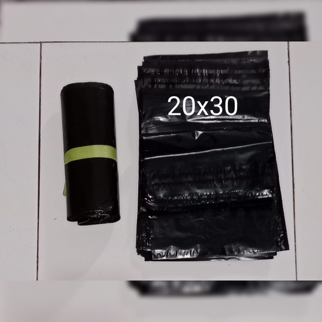 

plastik baju/plastik packing baju kantong POLYMAILER Olshop 100lembar hitam kualitas bagus glossy 10x20, 17x30, 20x30, 25x35, 30x40