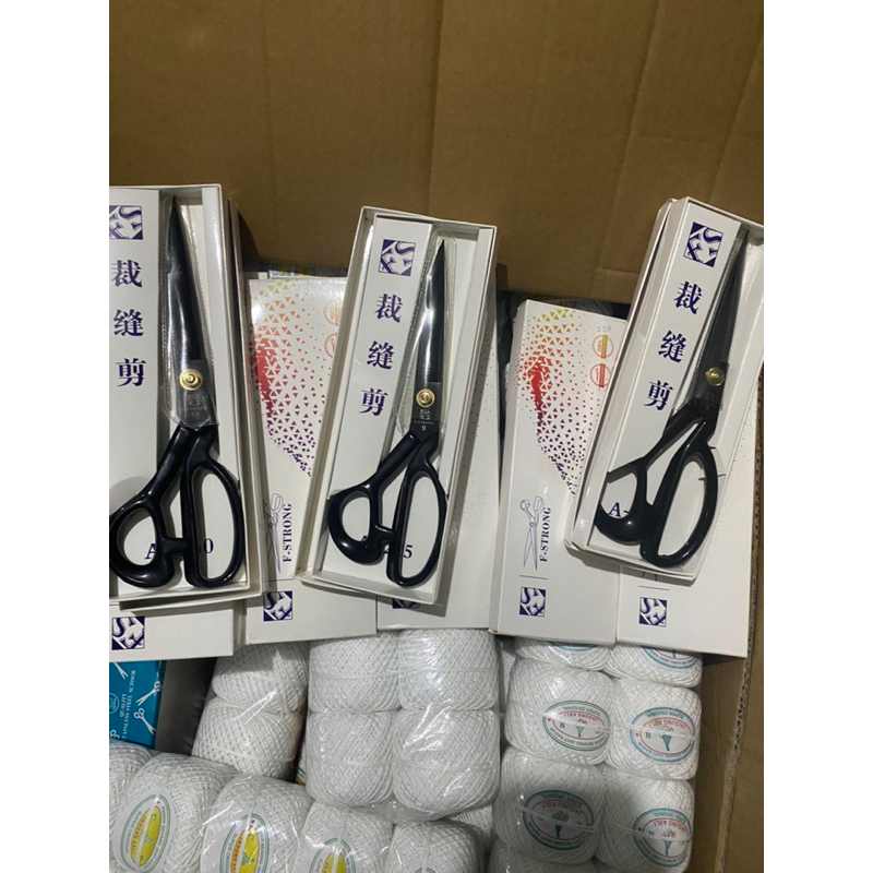 Gunting F-Strong (FS)