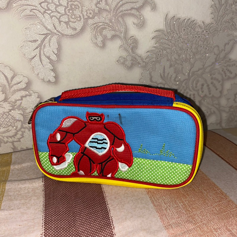 

PRELOVED tempat pensil / tas penyimpanan anak character baymax