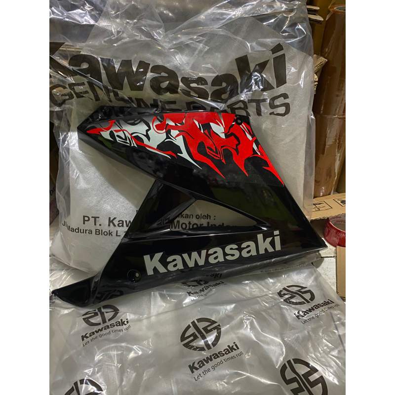 KANAN Fairing sayap bawah kanan ninja rr new 2013 merah batik
