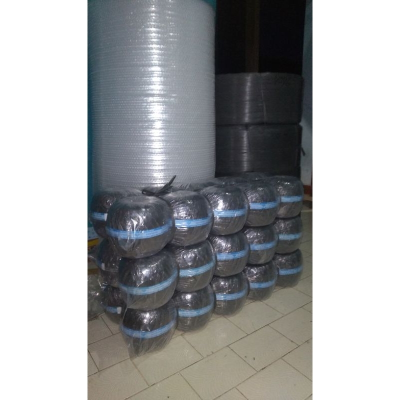

Tali rafia hitam 1kg (1bal)