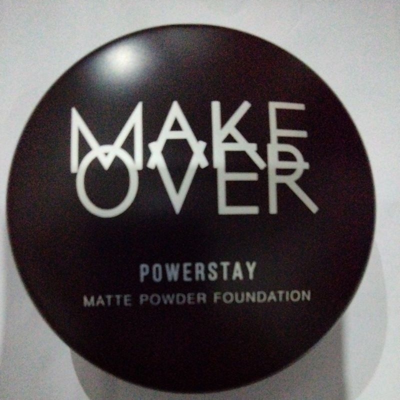 Preloved Makeover Powerstay Matte Powder Foundation Shade W22 (Warm Ivory)