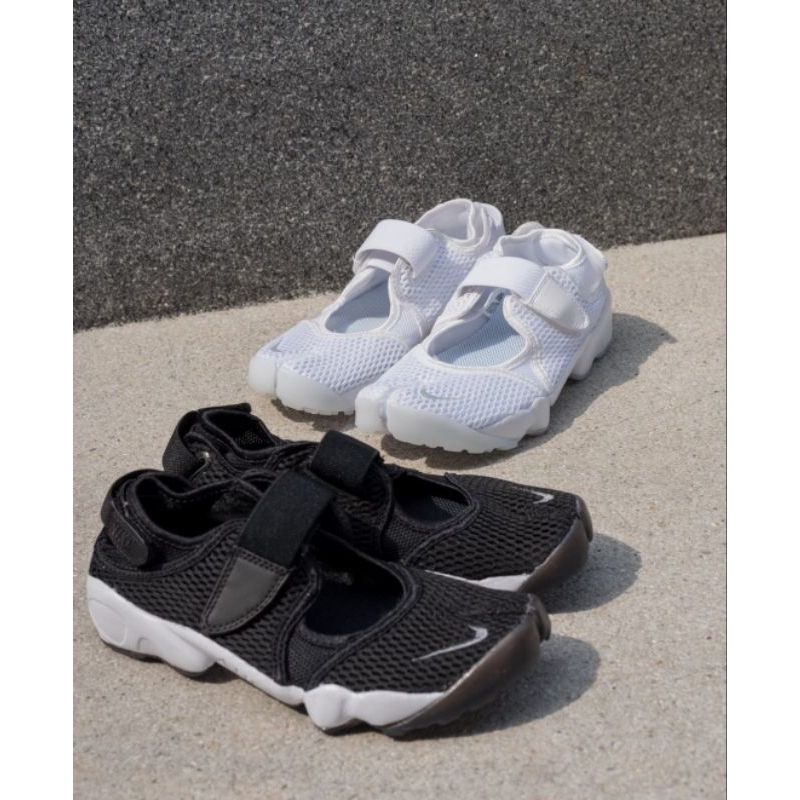 NIKE AIR RIFT, BLACK WHITE