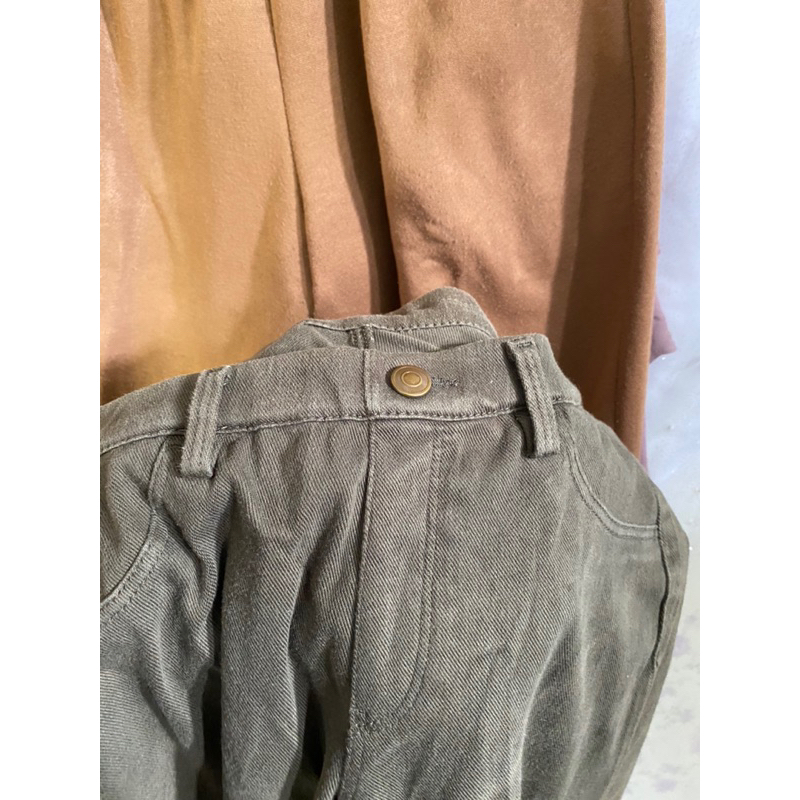 Pants legging by uniqlo