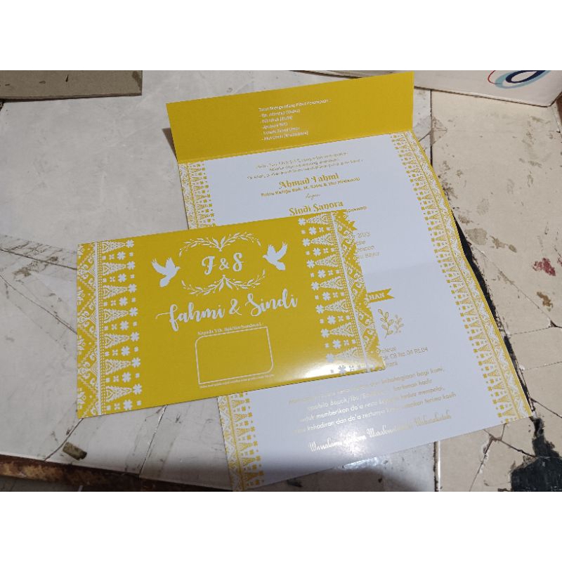Undangan soft cover bahan art paper bisa request desain