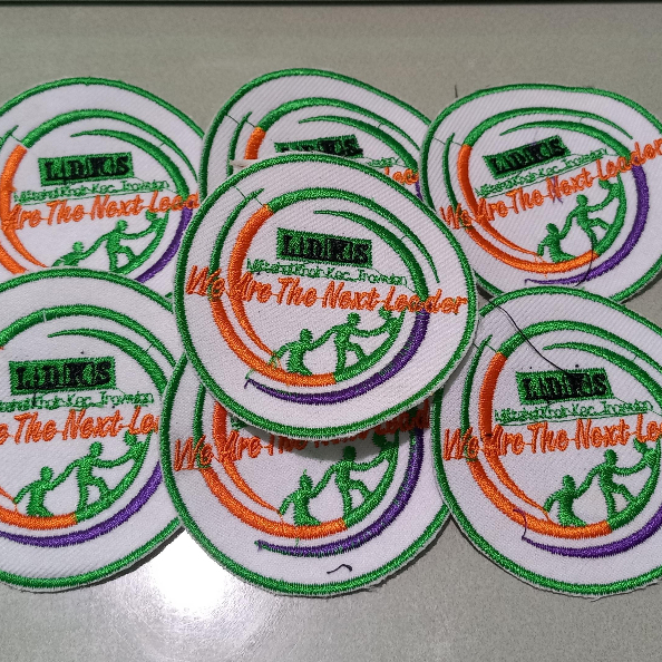 

8 pcs Badge bet logo bordir custom