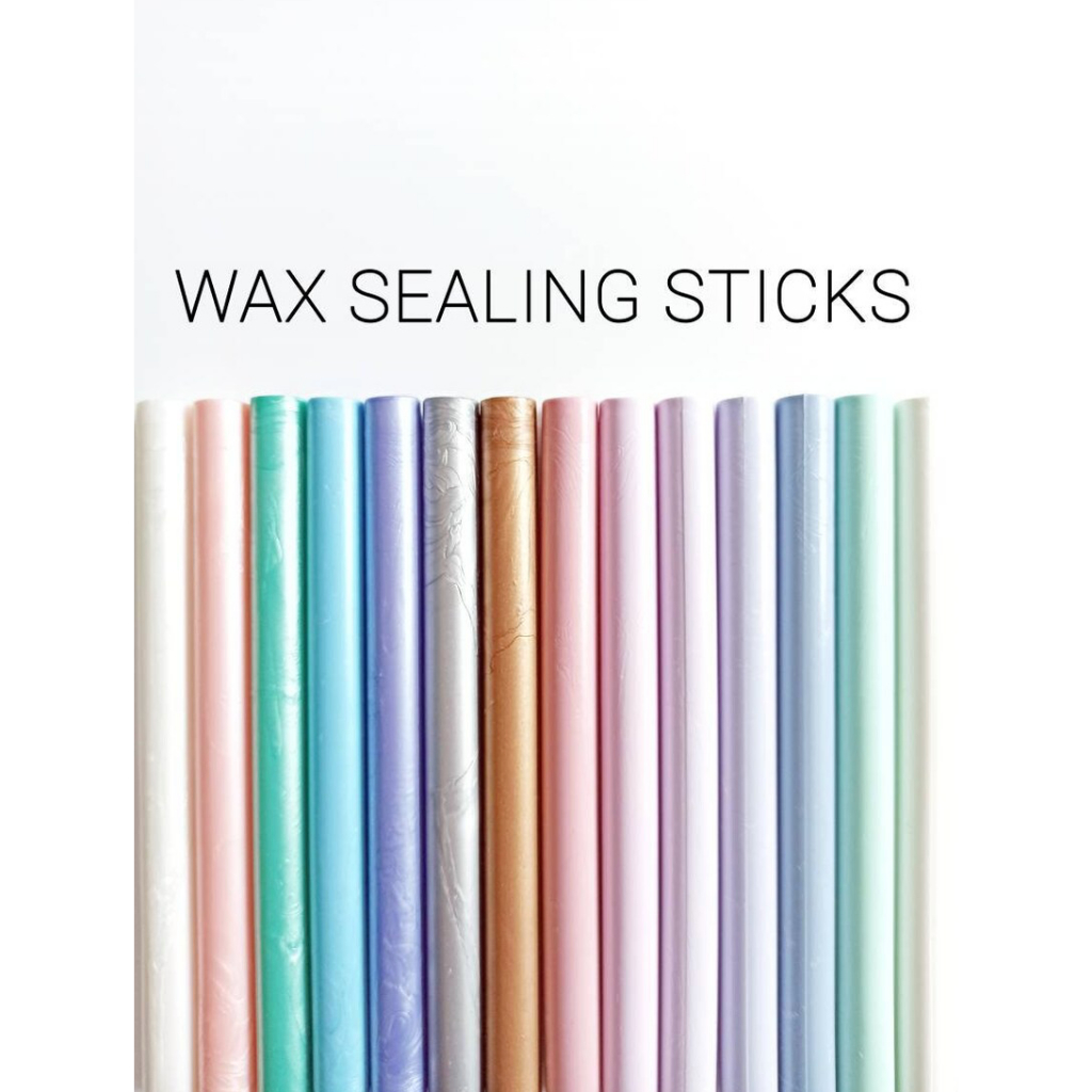 

Isi 7 Pcs ( Shimmer Set & Matte Set) Wax Seal Gun Package / Wax seal gun / Wax seal lem tembak Gun / DIY Sealing wax Lilin Vintage