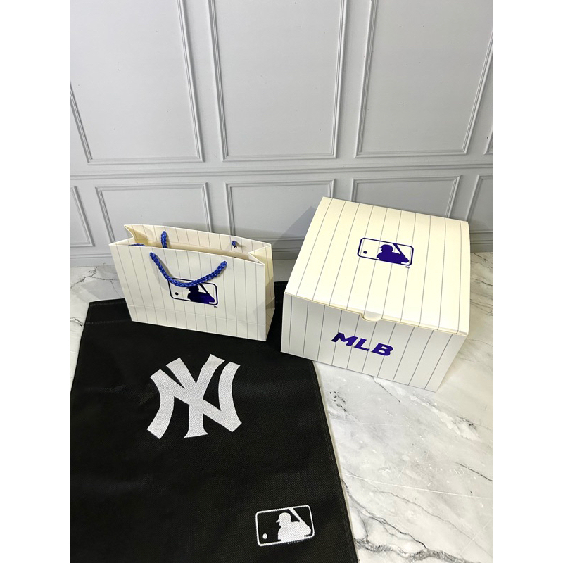 

Paper Bag MLB Box MLB Paper Bag Pembungkus kado
