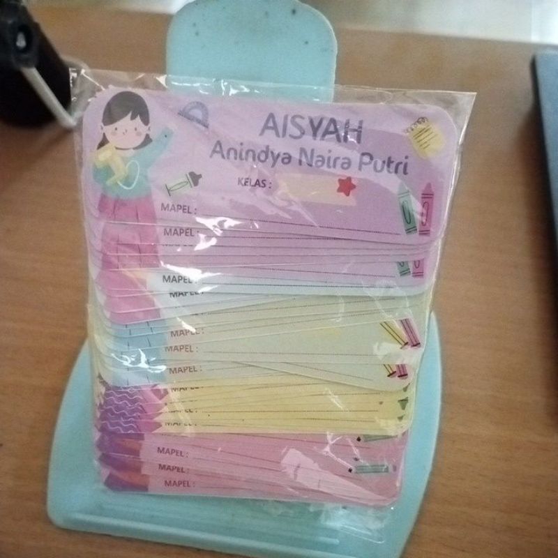 

Label nama Aisyah Anindya Naira Putri