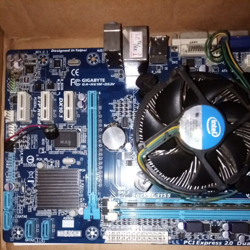 Motherboard gigabyte h61 + lga1155 intelg2130 + ram 4gb + kipas intel kondisi second normal
