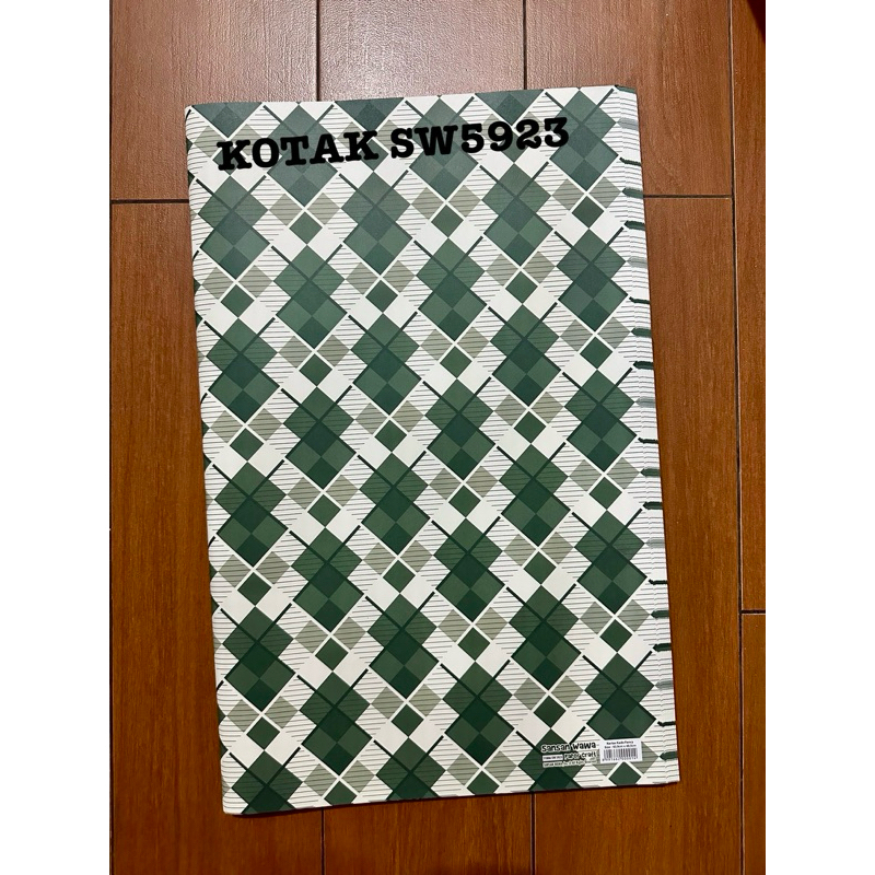 

Kertas kado sansan wawa/sanwa KOTAK SW5923