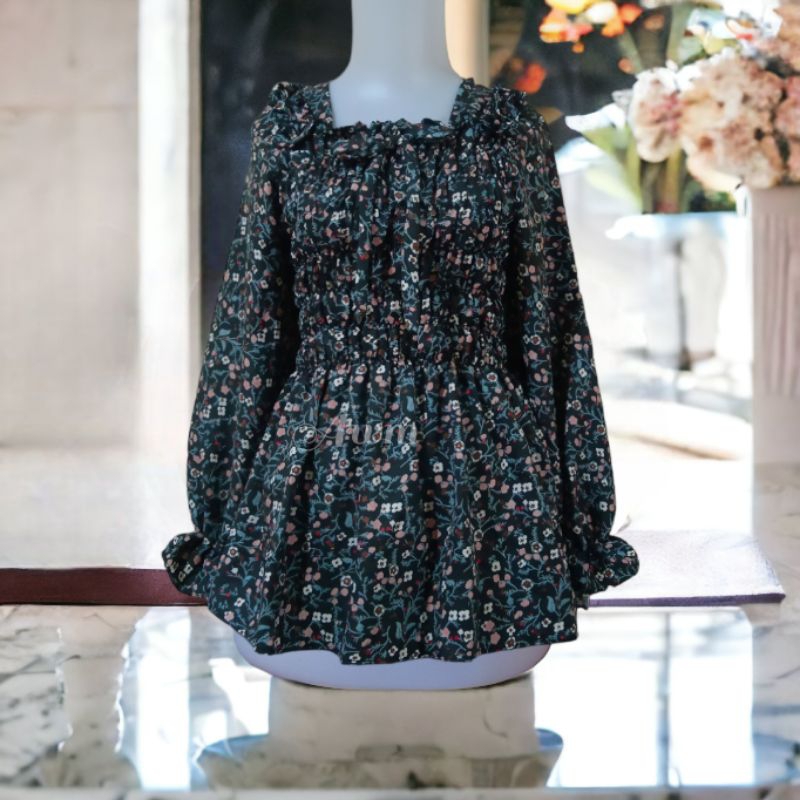 Atasan blouse sabrina bunga kerut motif bunga