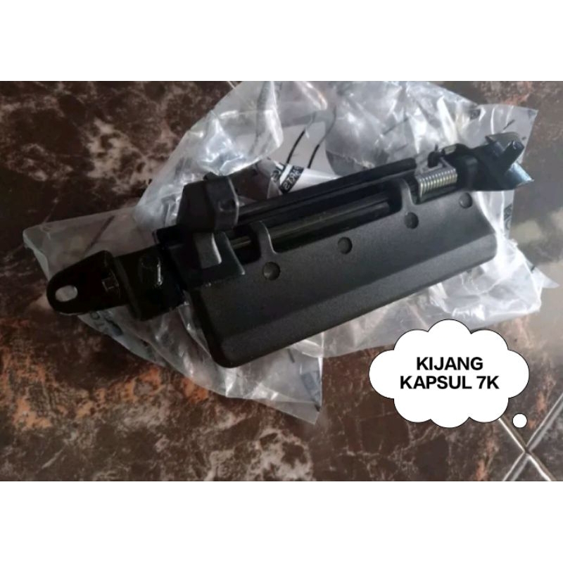 Handle pintu belakang kijang krista