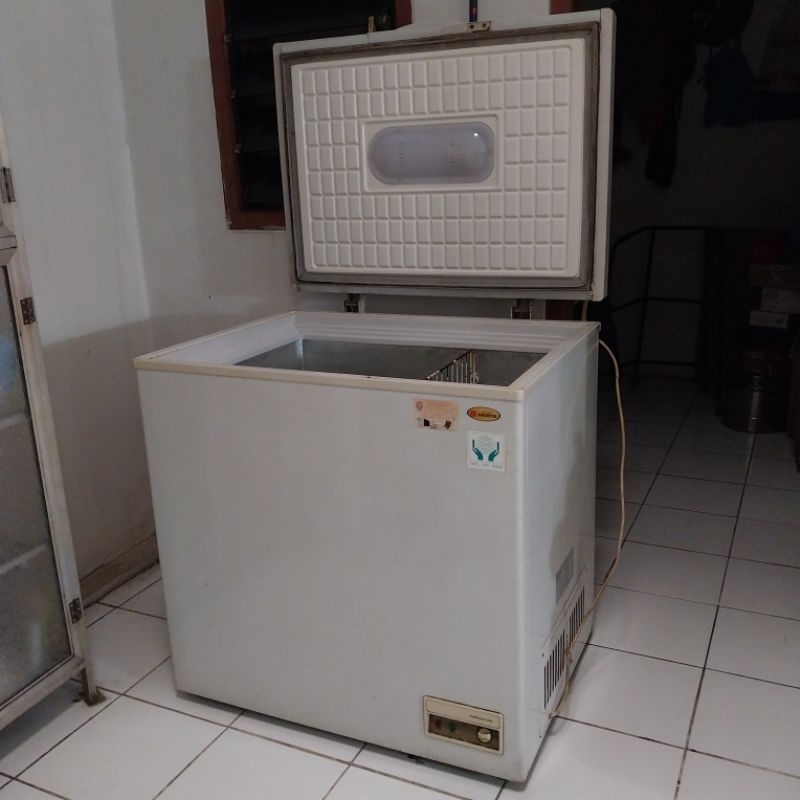Daiichi Chest Freezer DCF-226 Freezer Daging (Normal Bekas)