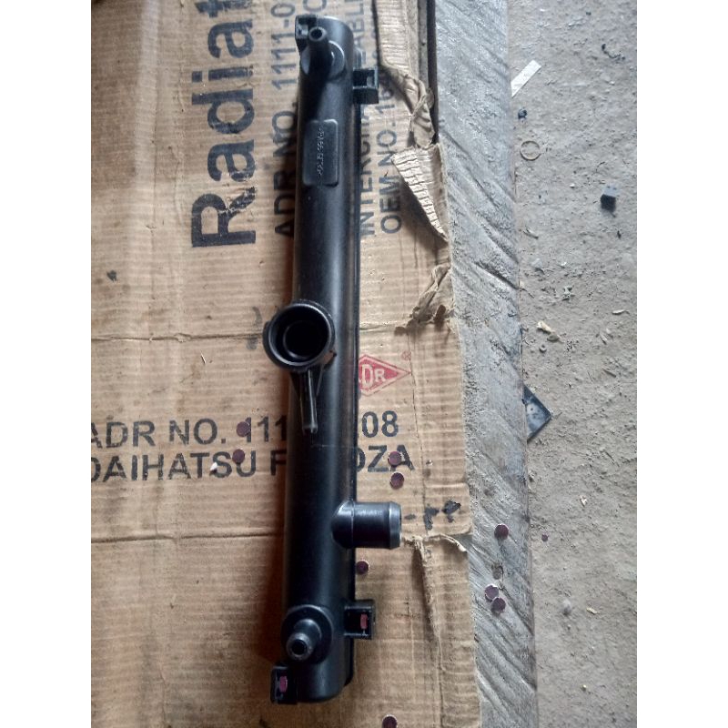 upper tank radiator Suzuki APV dan Mega carry