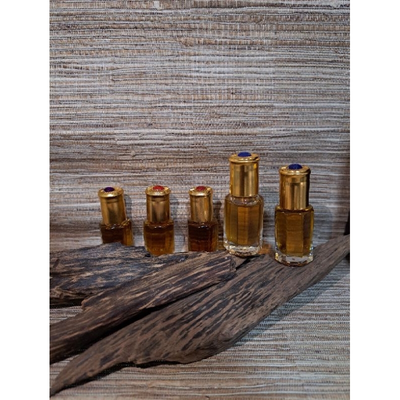 Agarwood or Oud or Gaharu Pure Oil/Minyak Gaharu Kalimantan Asli/Minyak Pohon Surga/Minyak Pohon Par