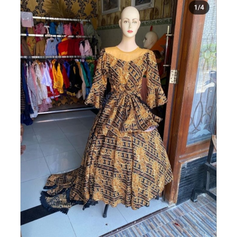 gaun batik anak bekas berekor