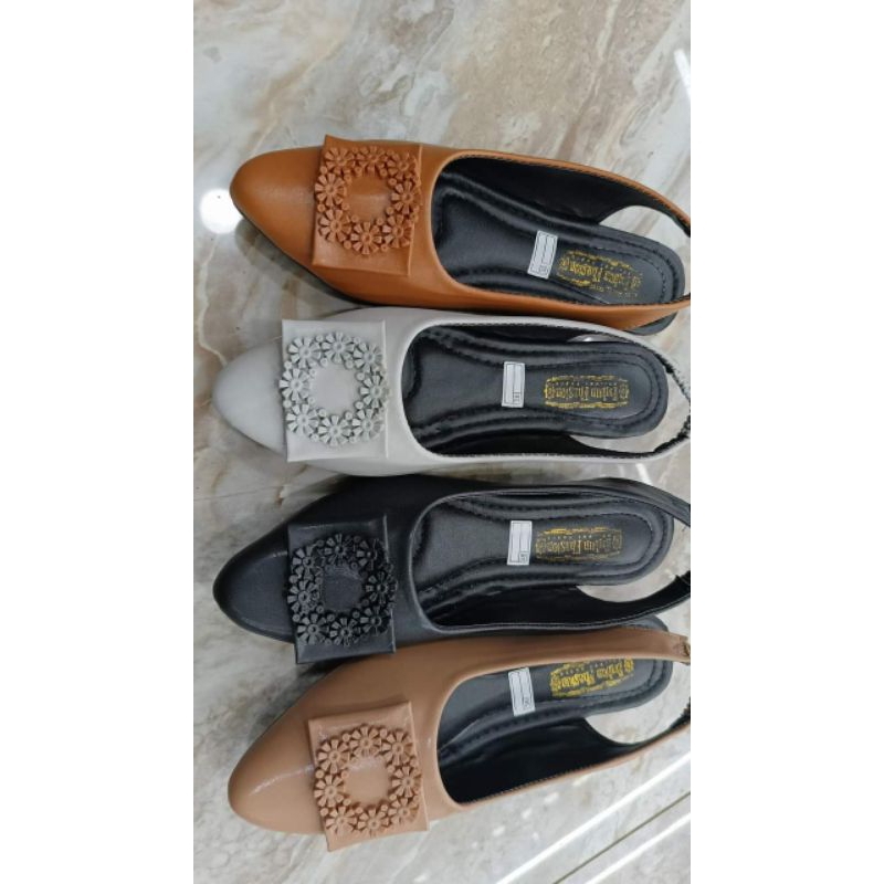 Ameena Pansus Camelia Sepatu Wanita Tali Belakang