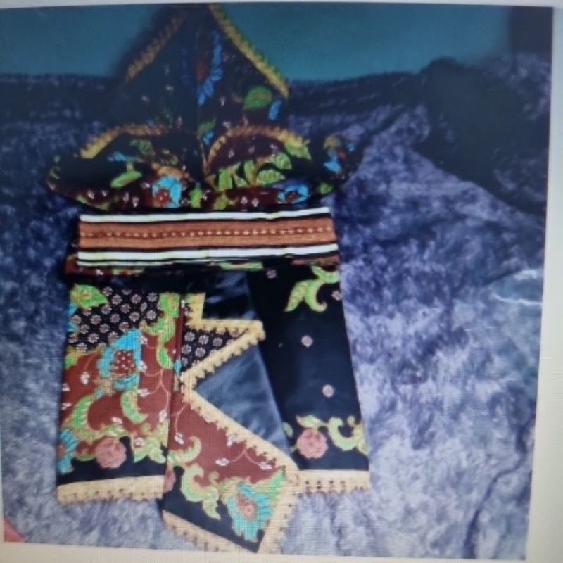 Slembong seni merah bunga batik Songket seni silat kain songket silat kain seni pencak silat sembong