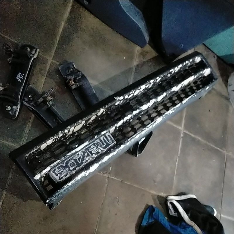 grill Mazda 626 hatchback SGX