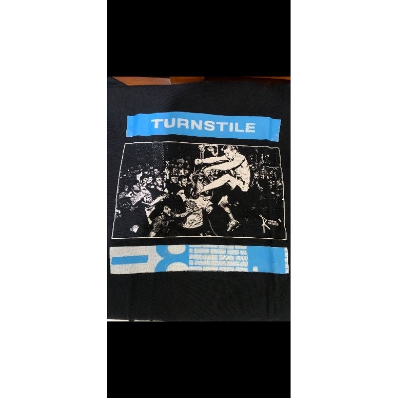 t shirt turnstile