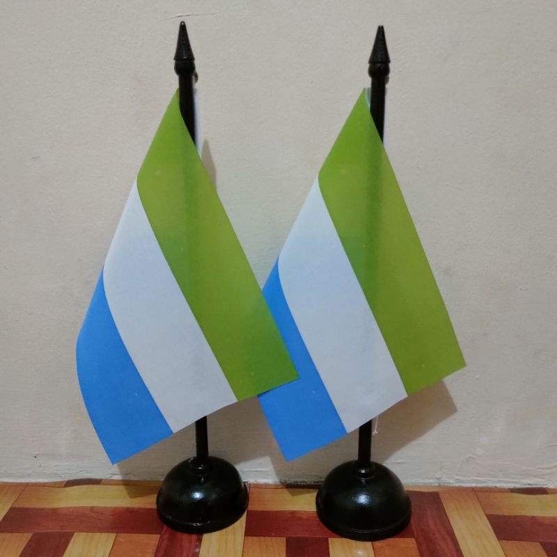 

tiang kayu bendera meja SIERRA LEONE