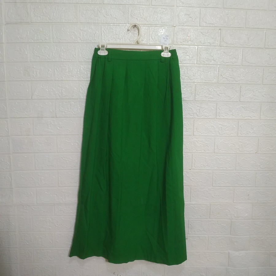 L20/preloved rok hijau seragam sekolah merk al azhar bahan fematex tidak luntur