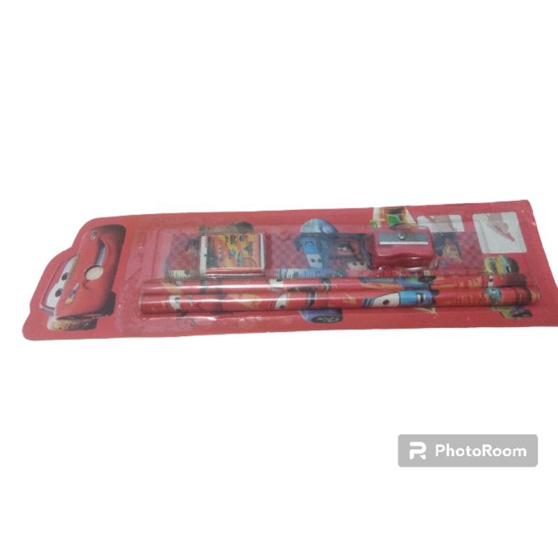 

Pensil karakter lengkap dengan penghapus,rautan dan penggaris