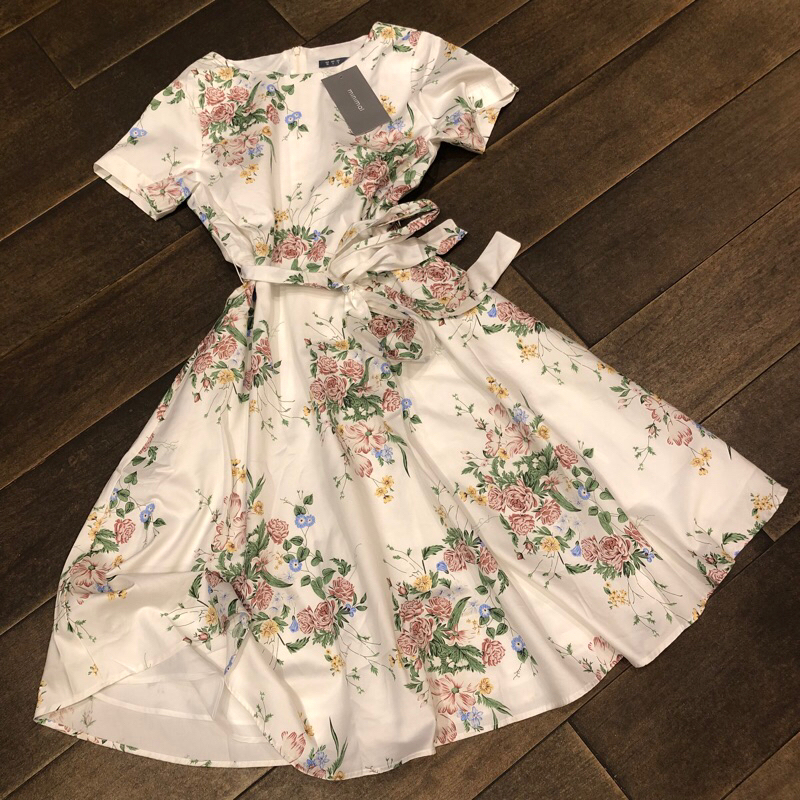 Midi Dress Minimal Original lengan pendek Monna Dress White