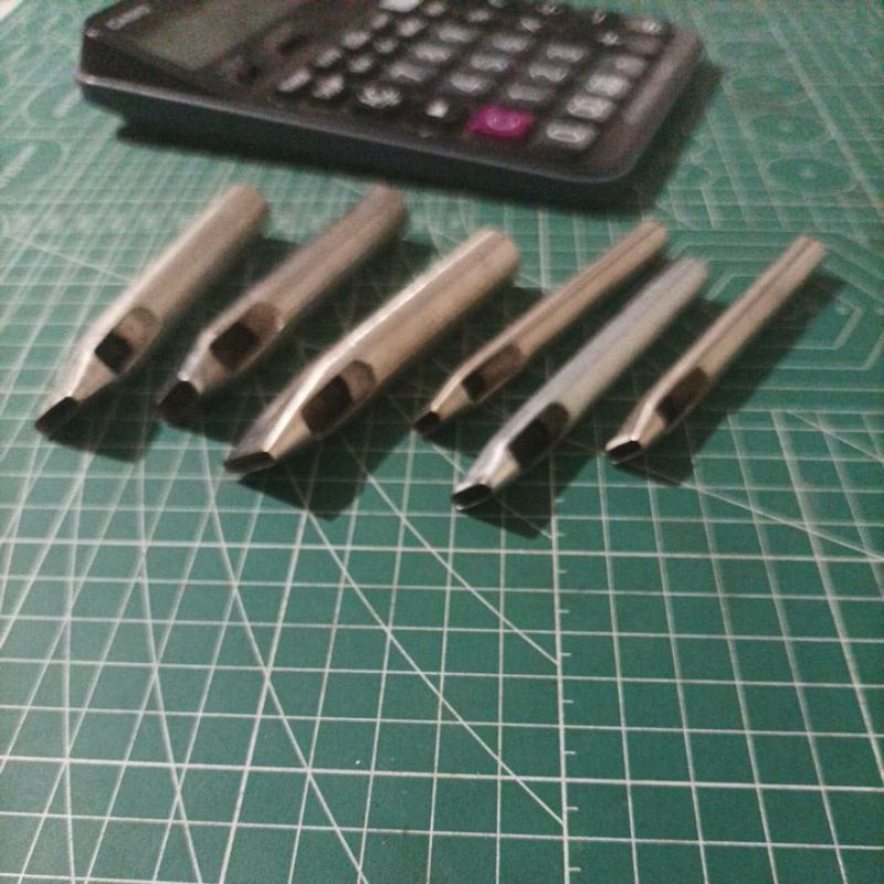 

RK Pembolong Kulit Bentuk Oval Jepit