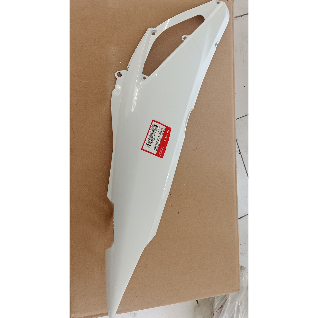 Cover Body Kanan (Putih) – Supra X 125 64410KTM850FMX