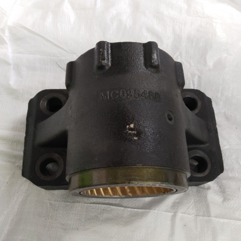 SEAT TRUNION ASSY RUMAH BOGI MITSUBISHI FUSO 8DC9 8DC10 8DC11 IMPORT