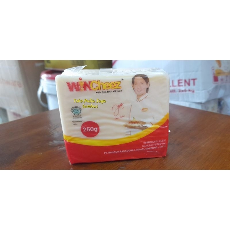 

KEJU CHEDDAR 250 GR WINCHEEZ