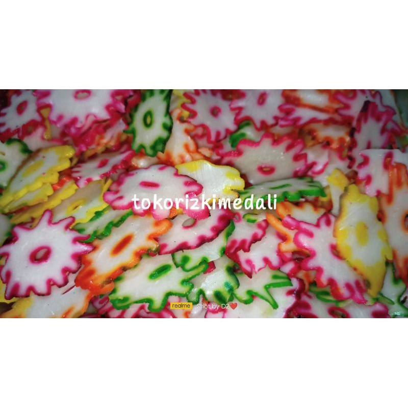 

KERUPUK BAWANG bentuk bunga TERSANJUNG 500gr free buble wrap