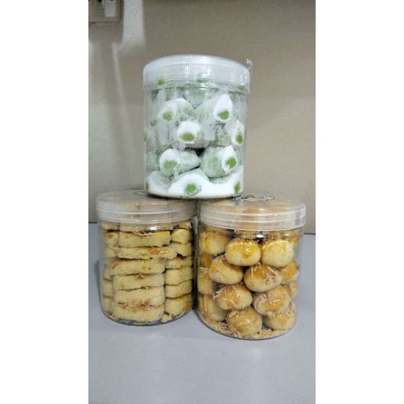 

paket tiga toples.nastar keju castangel.salju pandan