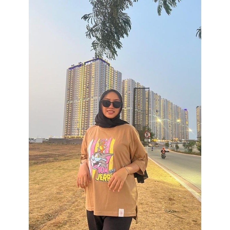 kaos Oversize Wanita / Kaos Distro Wanita/ Baju Kaos wanita kekinian