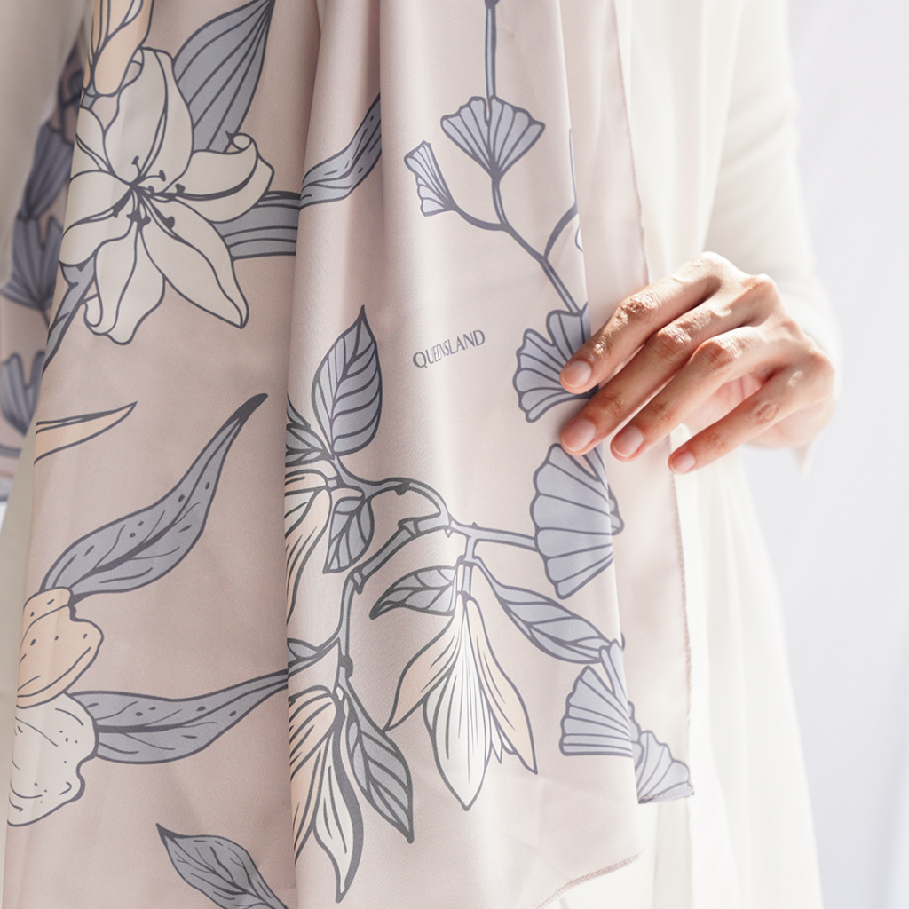 Queensland Hijab Big Flower Pashmina Segi Empat L03000024Q Cream