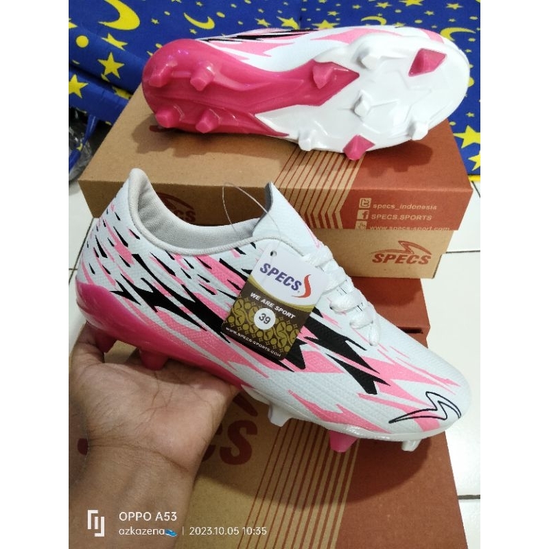 sepatu bola SPECS ls
