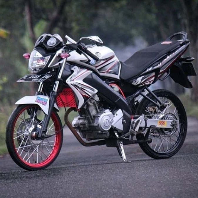 stripping sticker lis motor standar Yamaha Vixion Old/Lama Tahun 2012 warna putih ready stock