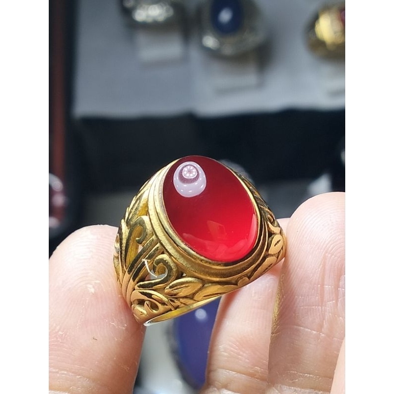 

batu cincin cempaka merah