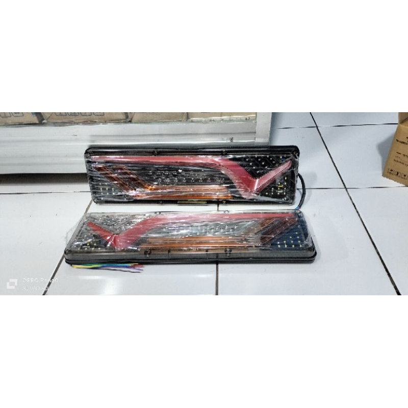 Stoplamp,lampu belakang truk 24v V new