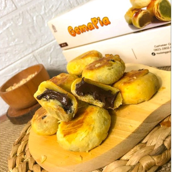 

GEMAPIA MIX || BAKPIA KERING PREMIUM ISI 10PCS Rasa Keju, Cokelat, Kacang Hijau