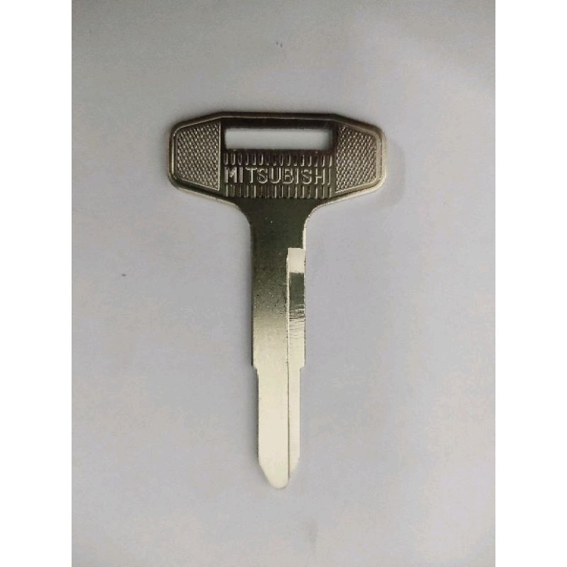 bahan kunci Mitsubishi canter pelat