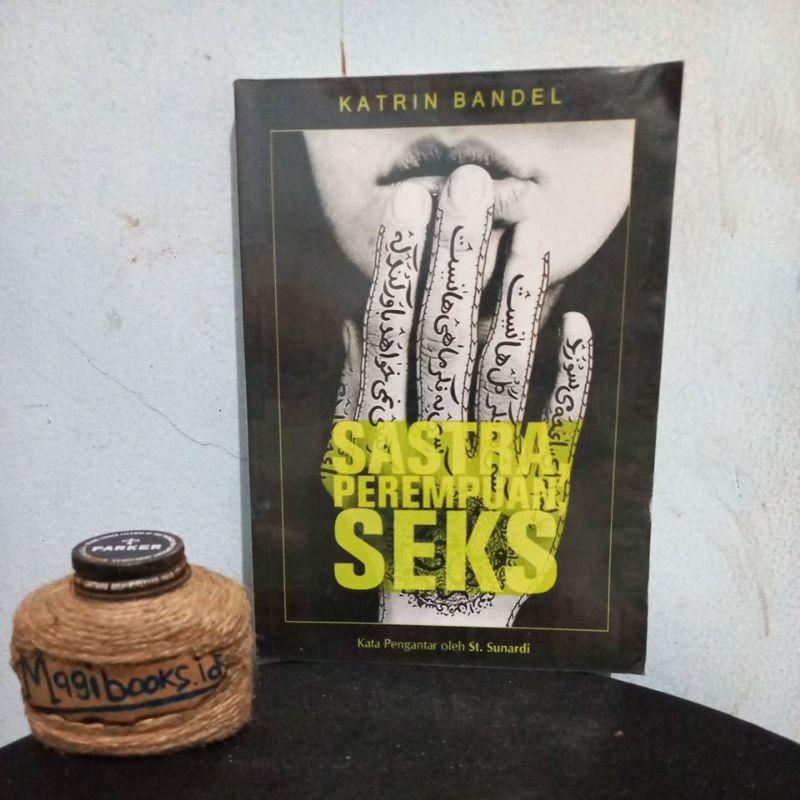 SASTRA PEREMPUAN SEKS - KATRIN BANDEL