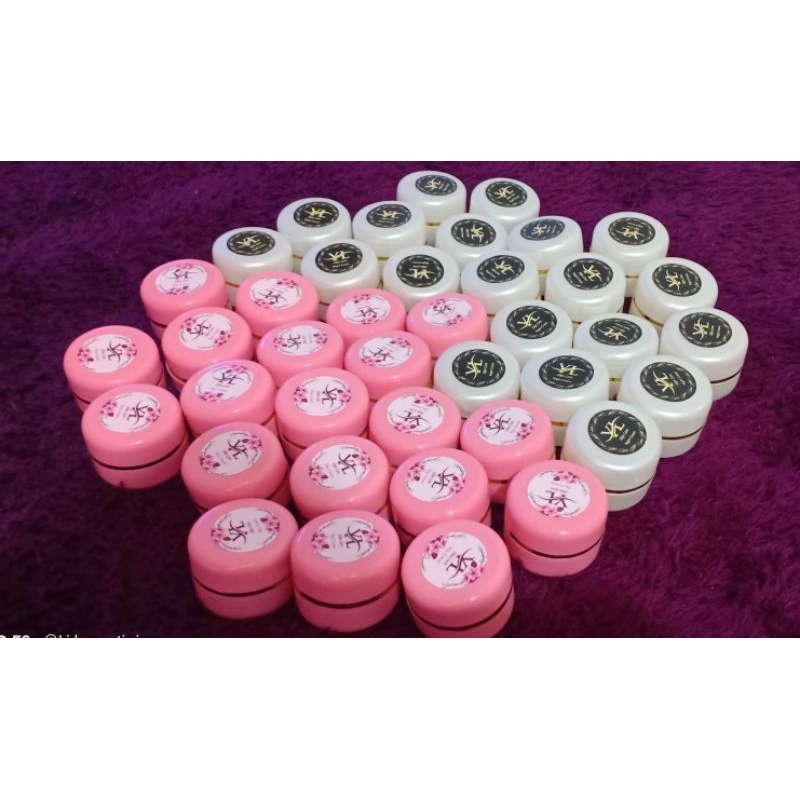 CREAM FLEK HITAM MEMBANDEL