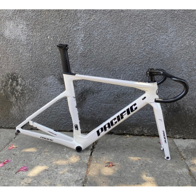 Frame pasific ukuran 51 dropbar integrated include BB Ceramic premium