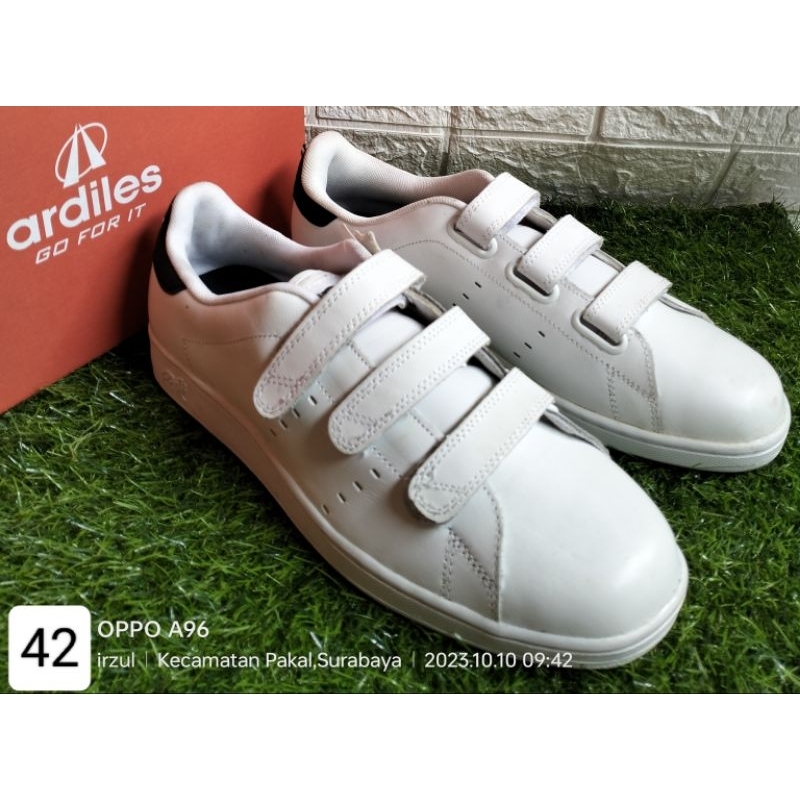 Sepatu Casual Pria LONSDALE Putih