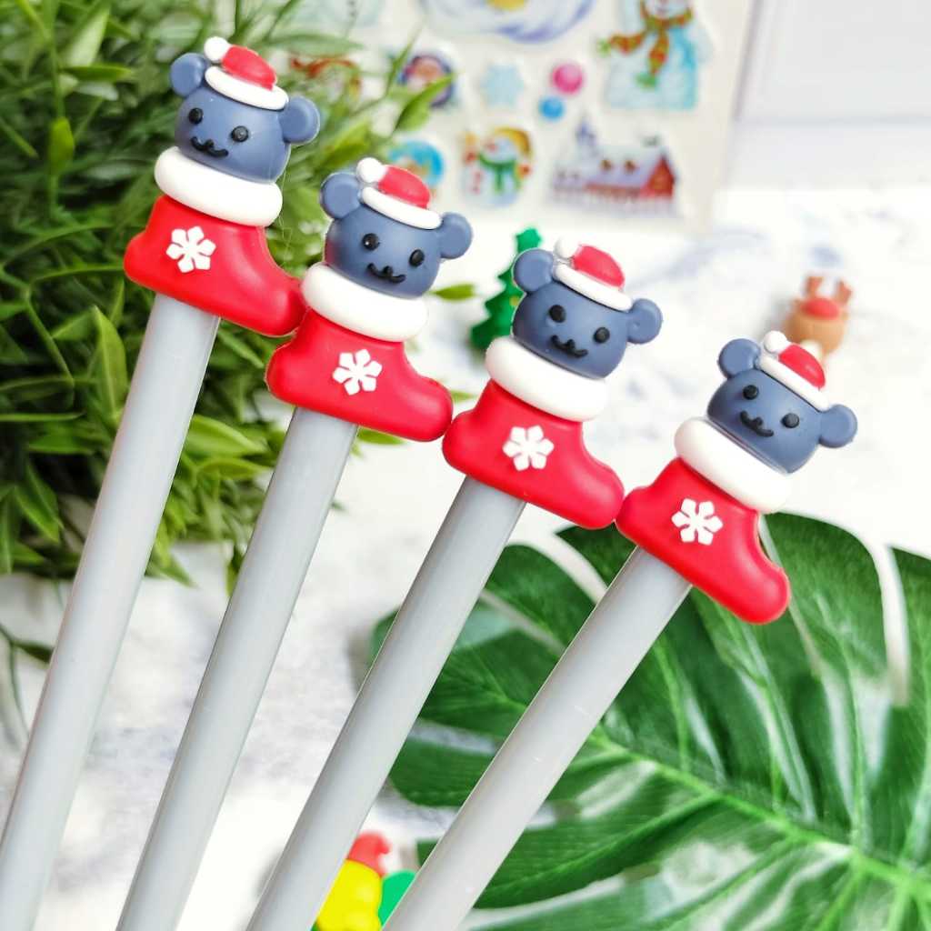 

Pulpen Gel Natal Lucu Kaos Kaki Santa ready 4 Warna tinta hitam MURAH / Bolpen Natal Christmast Kaos Kaki IMUT CUTE UNIK Stationary Kekinian Special Edition Kualitas Terbaik bisa Grosir dan COD